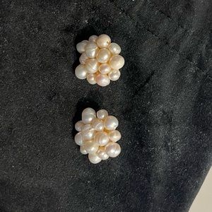 Tuckernuck | Pearl Cluster Costume Earrings